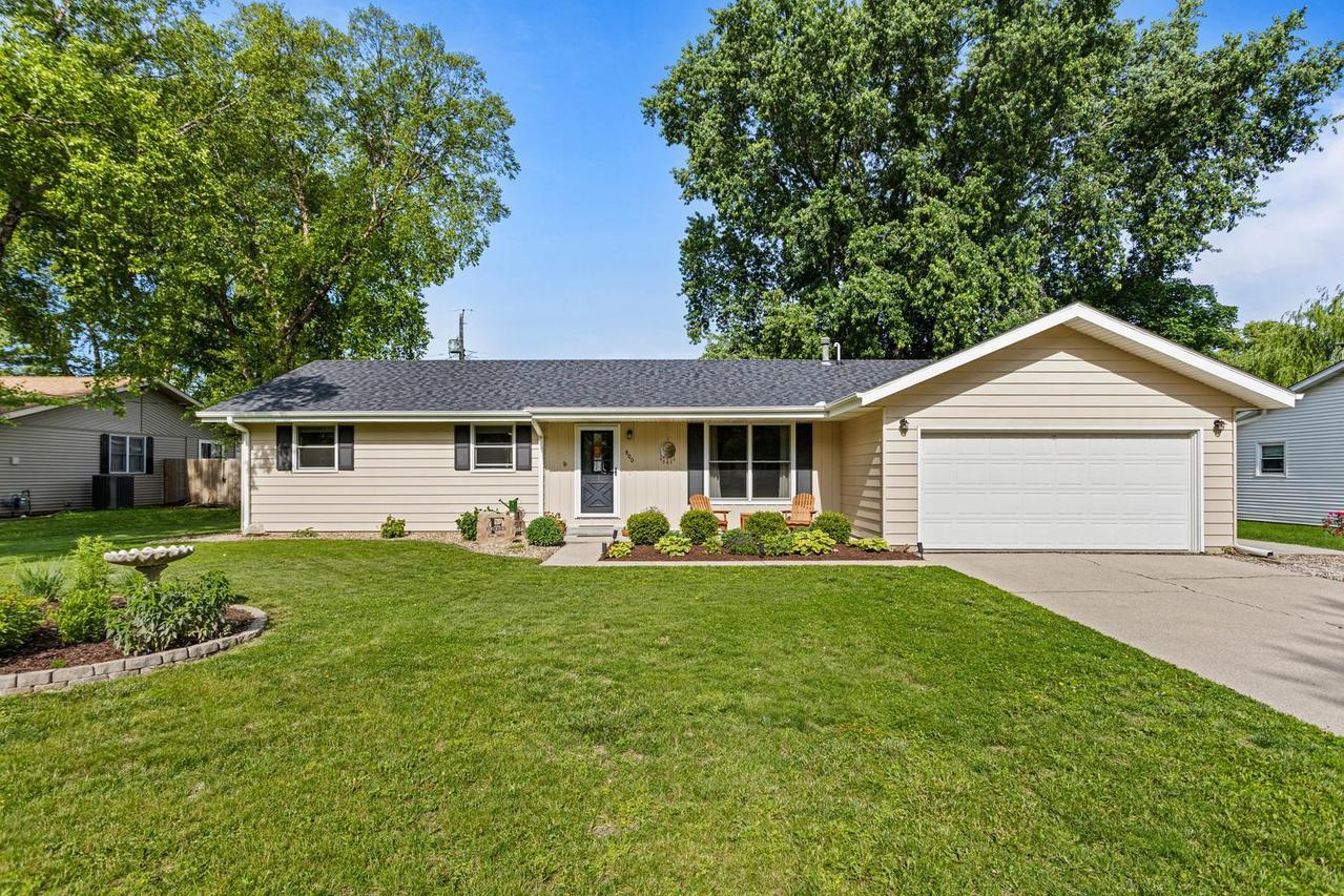 800 Van Buren St., Monticello, IL 61856