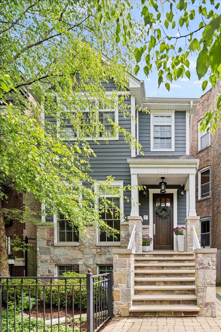 2225 W School St., Chicago, IL 60618