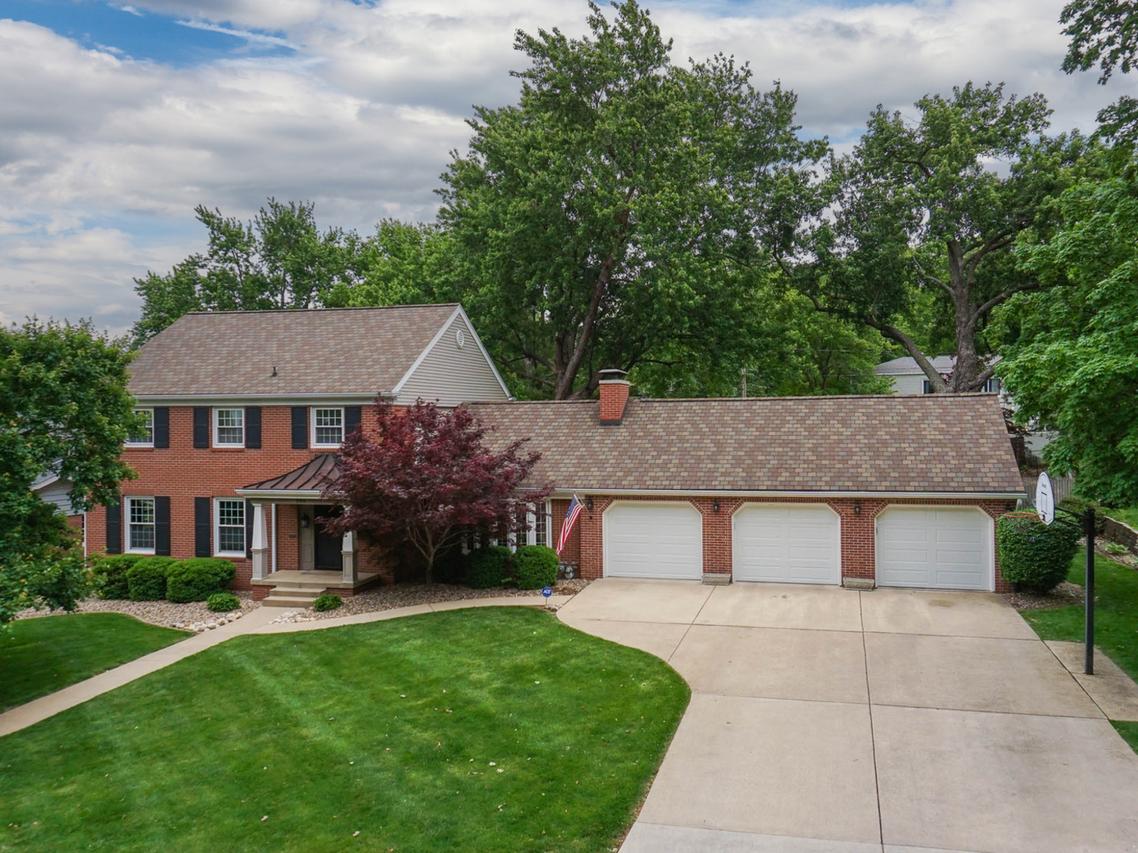 206 Fleetwood Dr., Bloomington, IL 61701