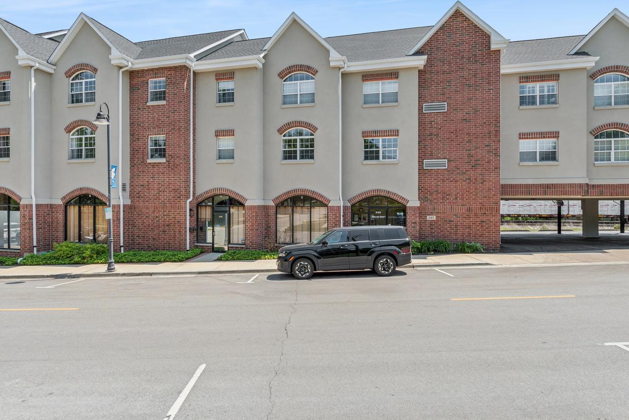 245 Burlington Ave. #203, Clarendon Hills, IL 60514