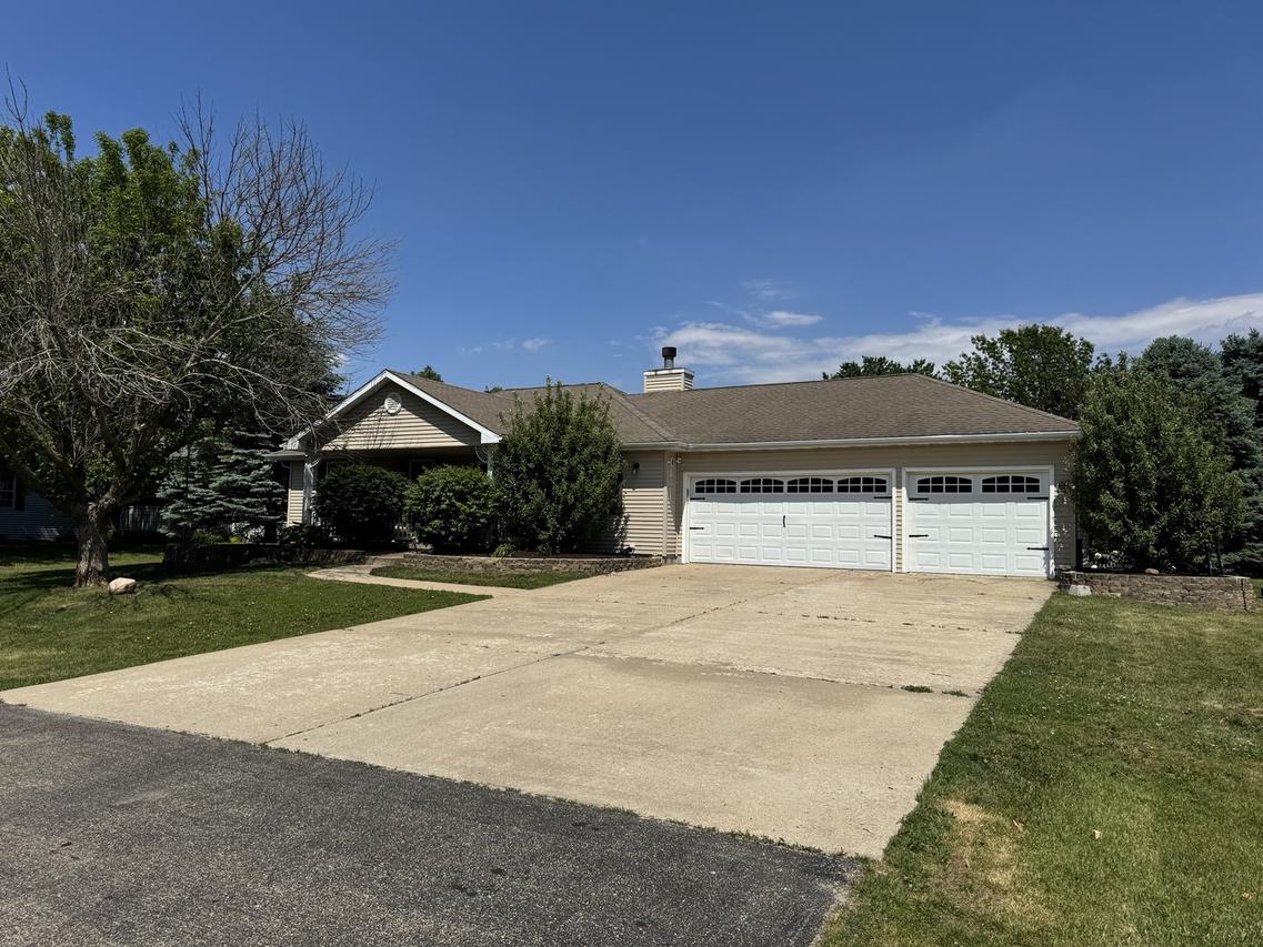 122 Windward Ln., Rochelle, IL 61068