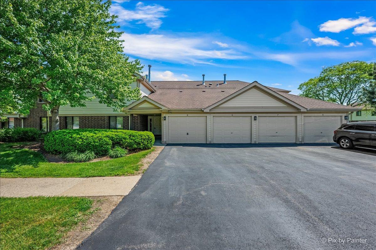 827 E Kings Row #8, Palatine, IL 60074