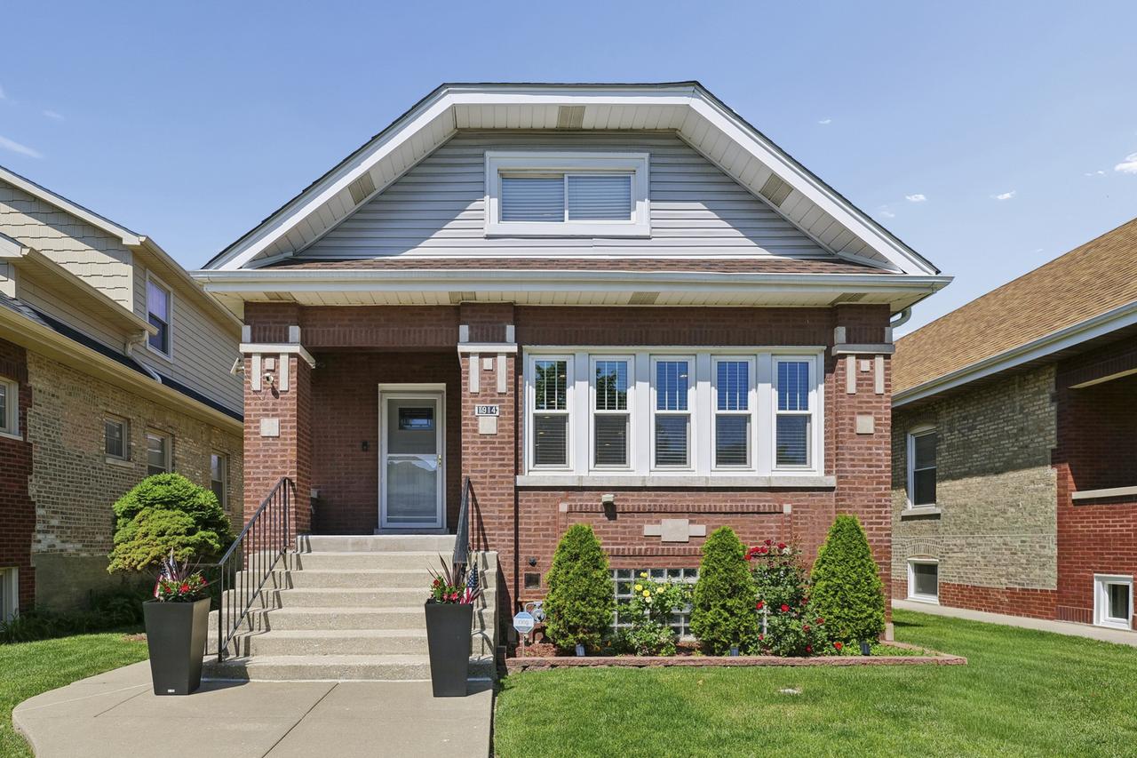 1914 East Ave., Berwyn, IL 60402