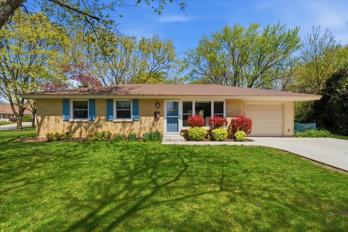 924 Bradford Ln., Schaumburg, IL 60193
