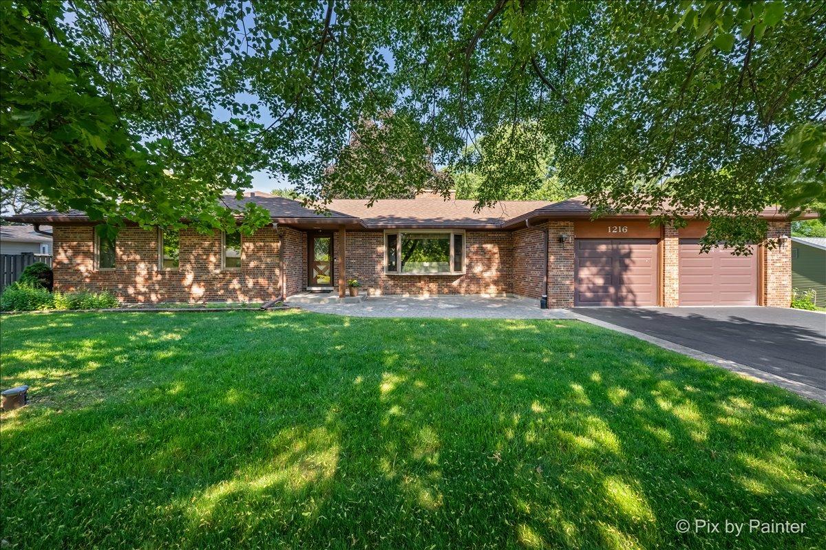 1216 S Grove Ave., Barrington, IL 60010
