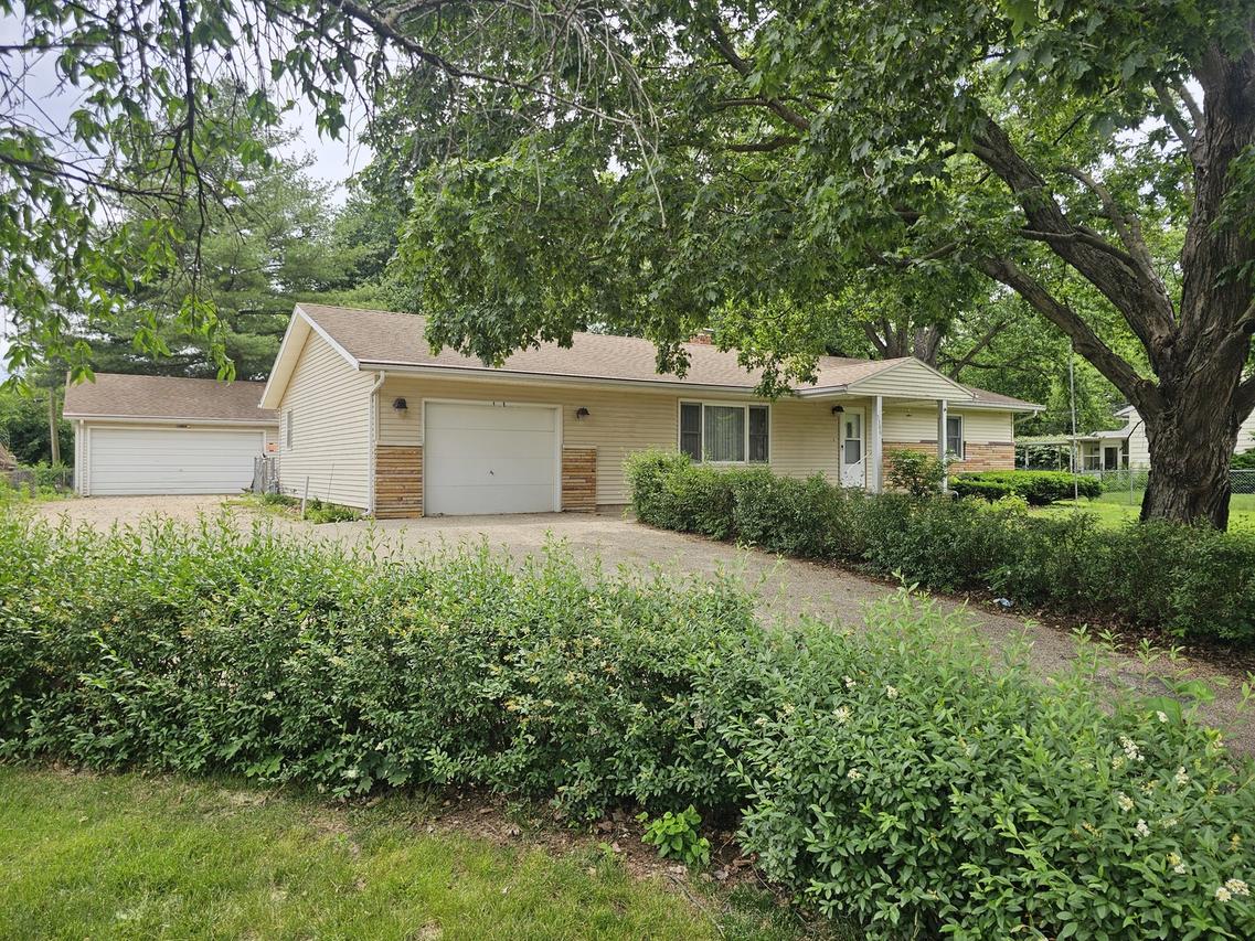 5306 E Cambron Ave., Chillicothe, IL 61523