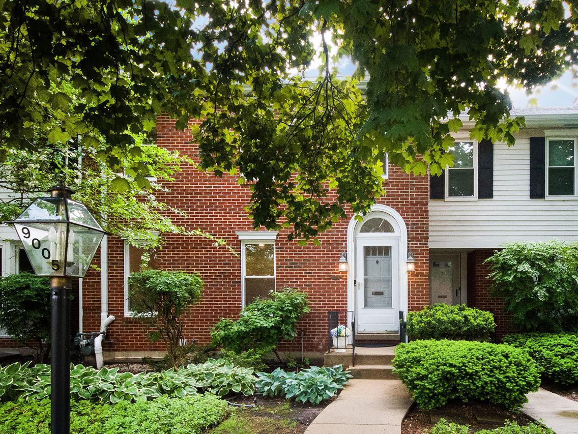 9005 Lincolnwood Dr., Evanston, IL 60203