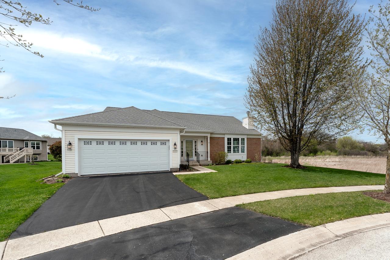 11525 Windsor Ct., Huntley, IL 60142