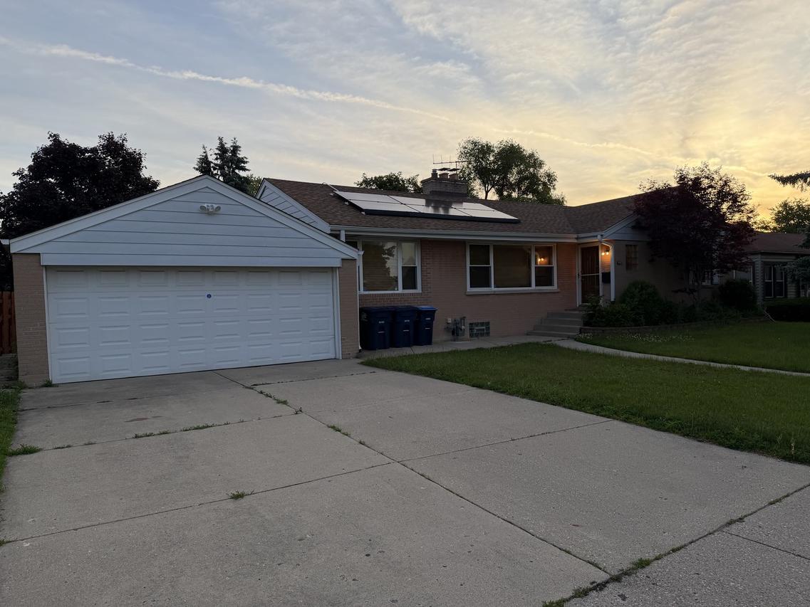 840 E Thacker St., Des Plaines, IL 60016