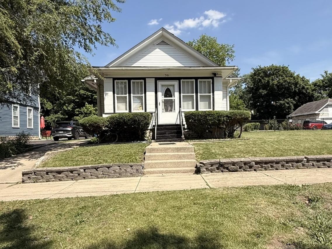 301 N May St., Aurora, IL 60506