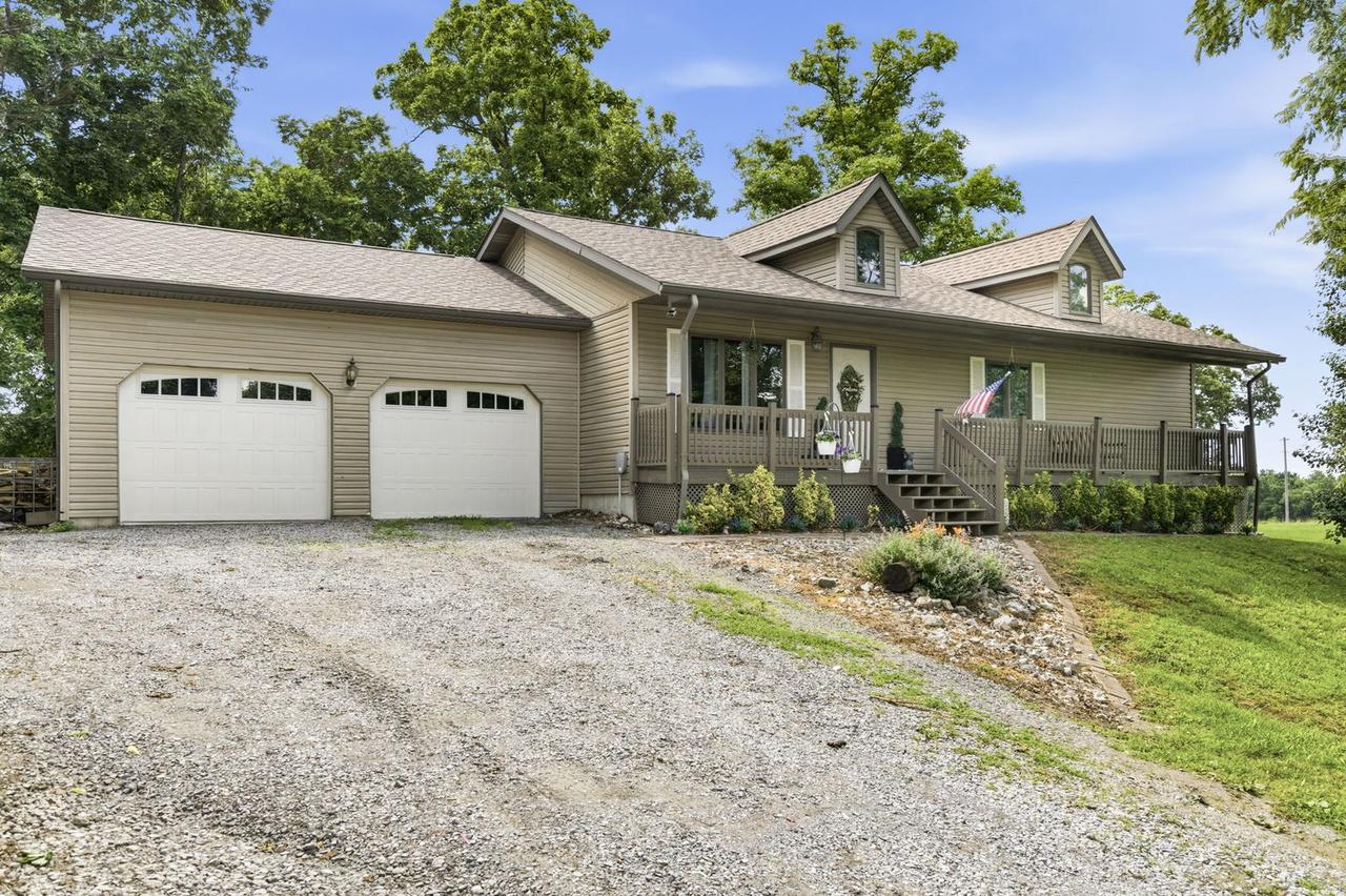 19485 Perry Rd., Pittsburg, IL 62974