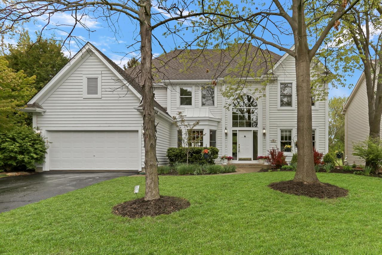 7452 Bittersweet Dr., Gurnee, IL 60031