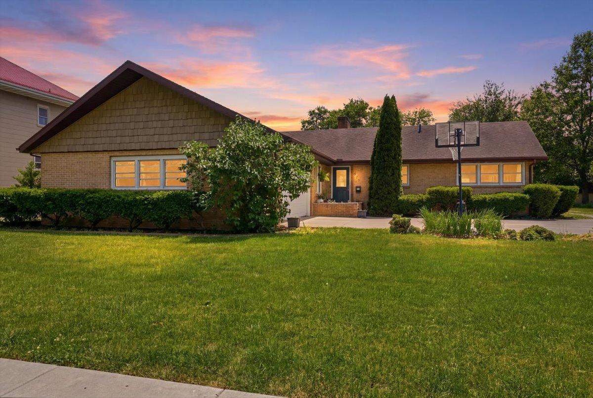 409 E Oak St., Fairbury, IL 61739