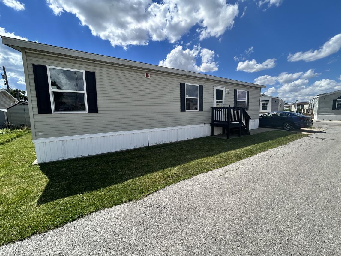 8800 S Harlem Ave. #404, Bridgeview, IL 60455