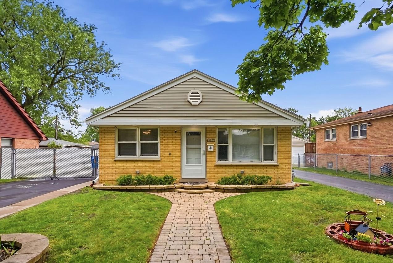 [Address Hidden by Seller], Midlothian, IL 60445