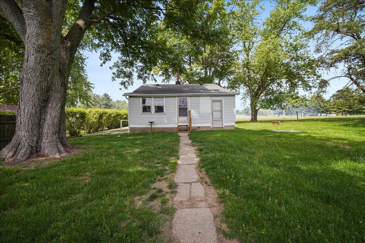 19133 E 850 North Rd., Bloomington, IL 61705