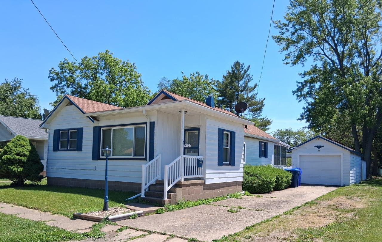619 Dewey Ave., Kewanee, IL 61443