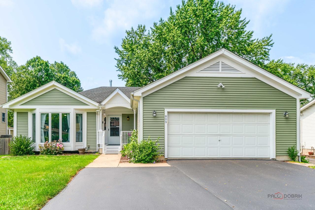 809 Carol Ave., Mchenry, IL 60050