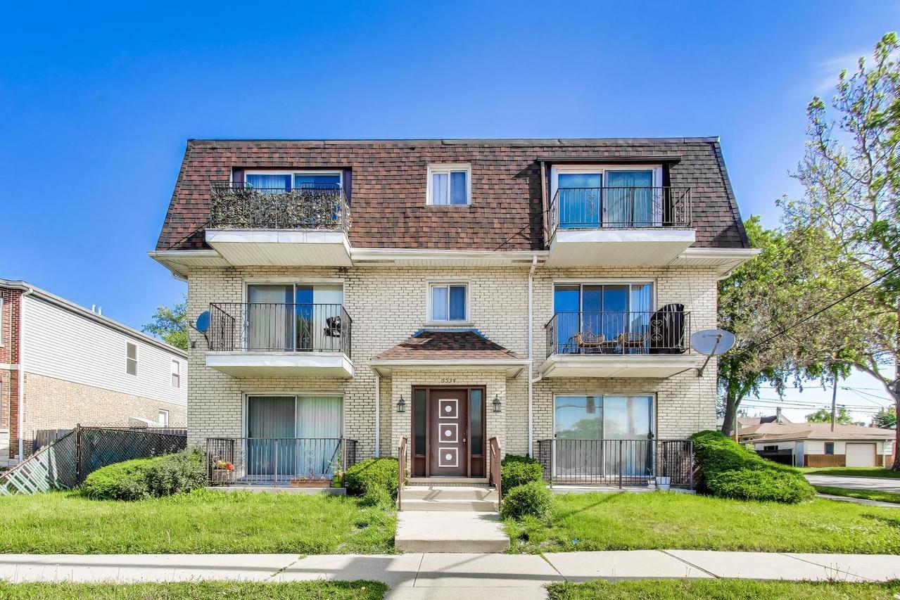 6534 W Montrose Ave. #1W, Harwood Heights, IL 60706