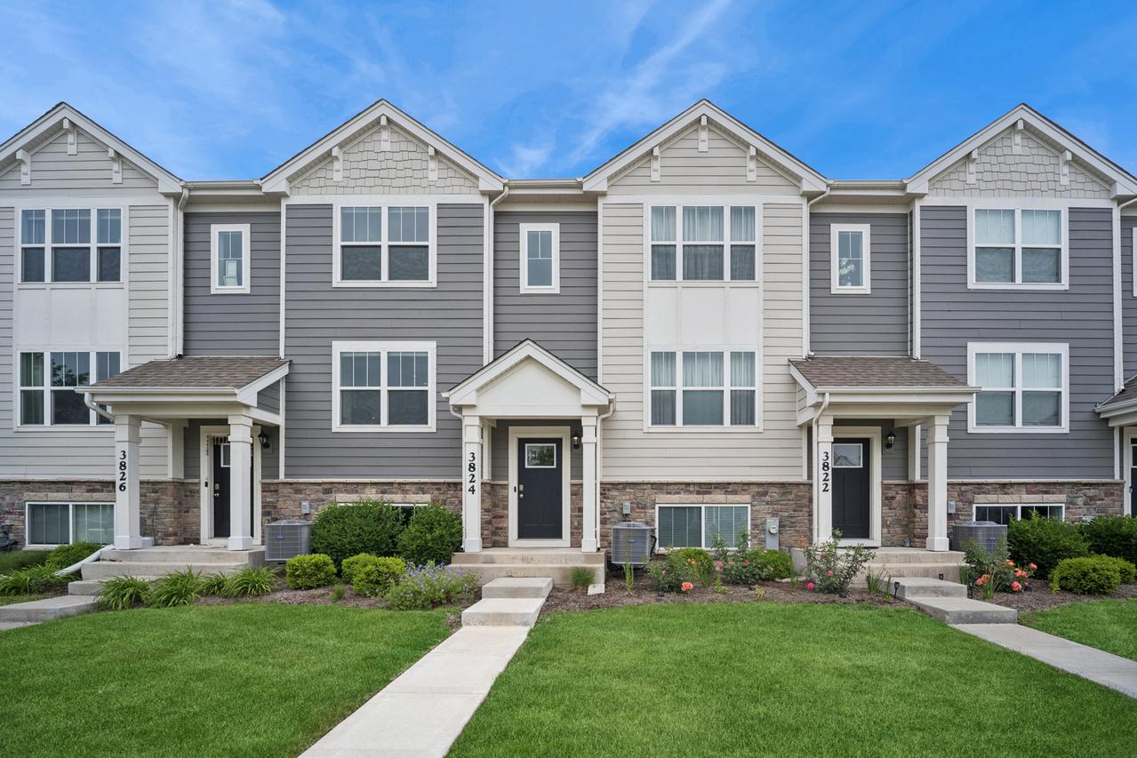3824 Honeysuckle Ln., Elgin, IL 60124