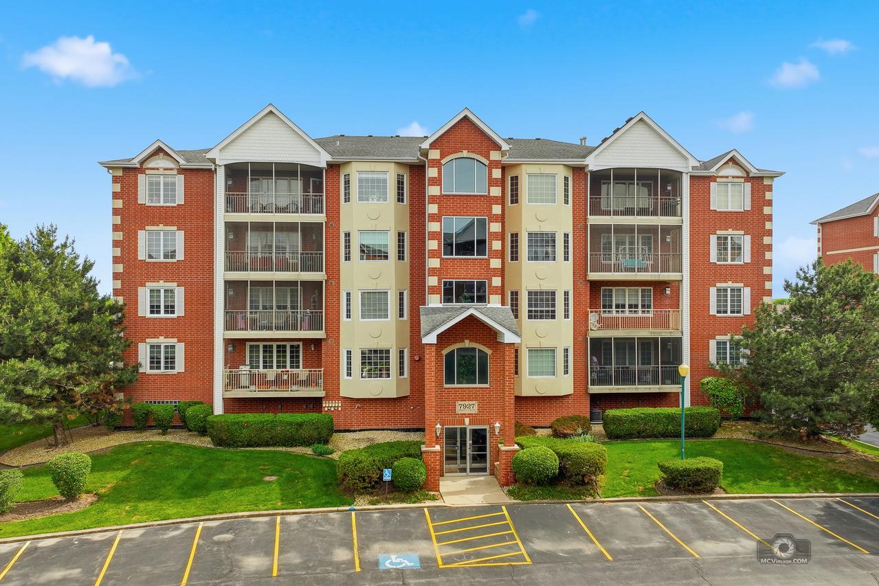 7927 Trinity Cir. #4SW, Tinley Park, IL 60487