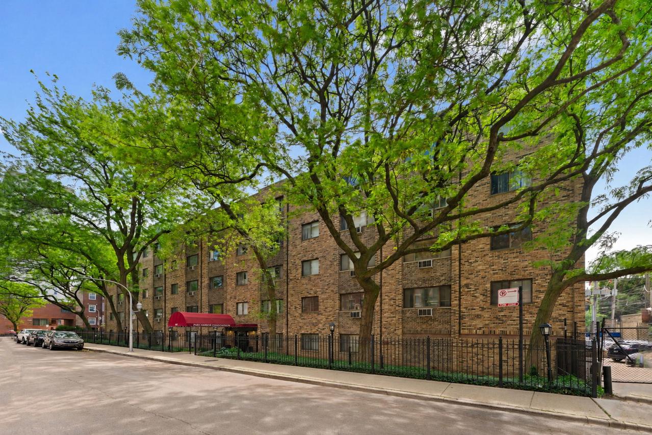 611 W Patterson Ave. #420, Chicago, IL 60613