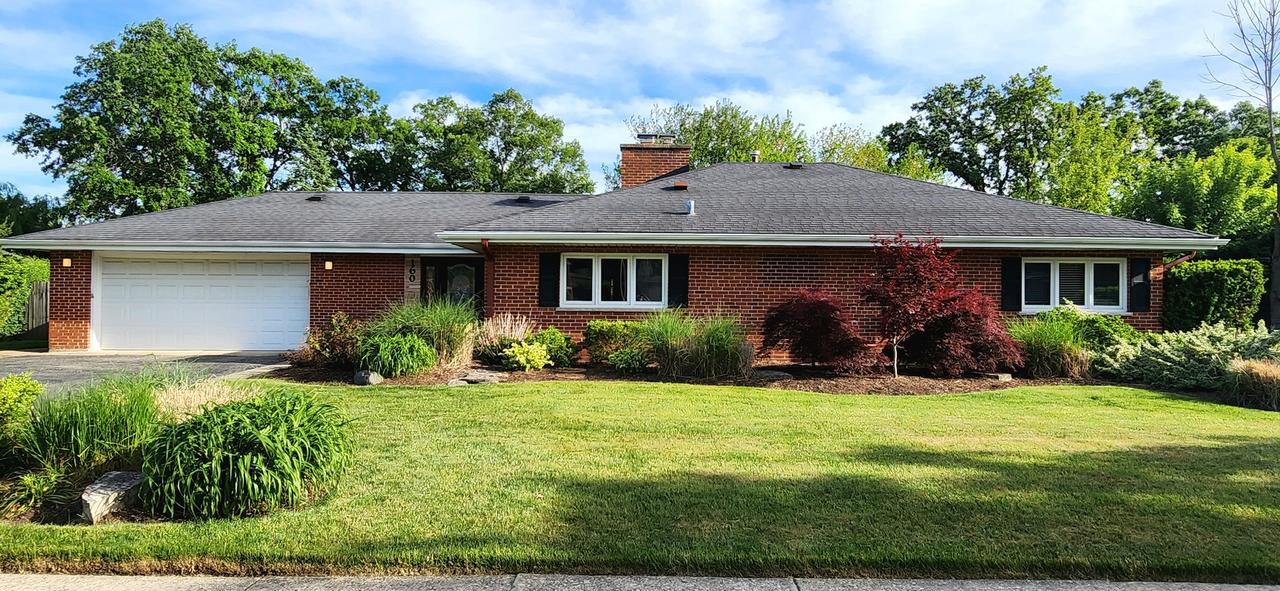 160 S Spring Oaks Dr., Wood Dale, IL 60191