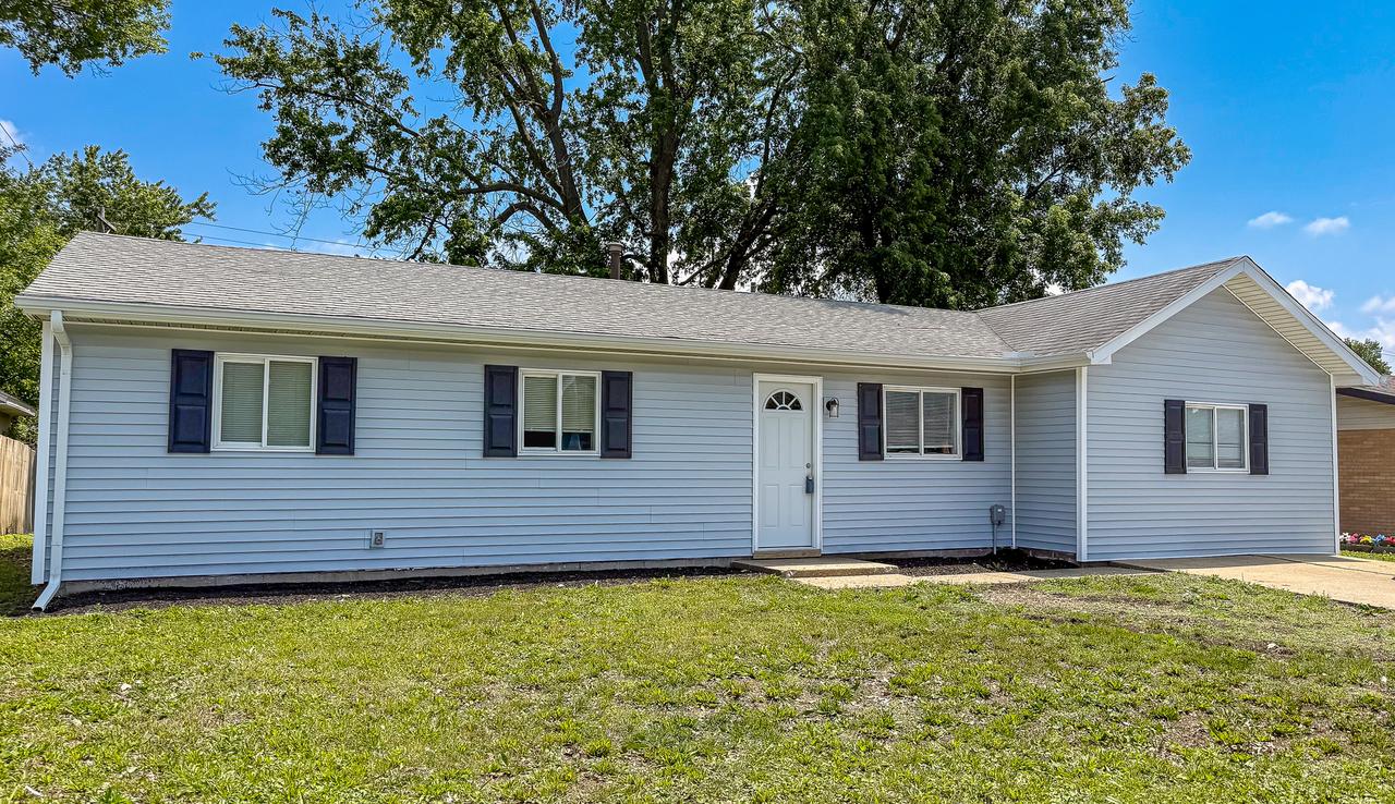1516 N Mattis Ave., Champaign, IL 61821