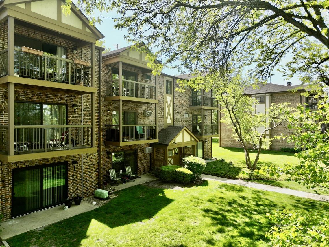 811 S Dwyer Ave. #E, Arlington Heights, IL 60005