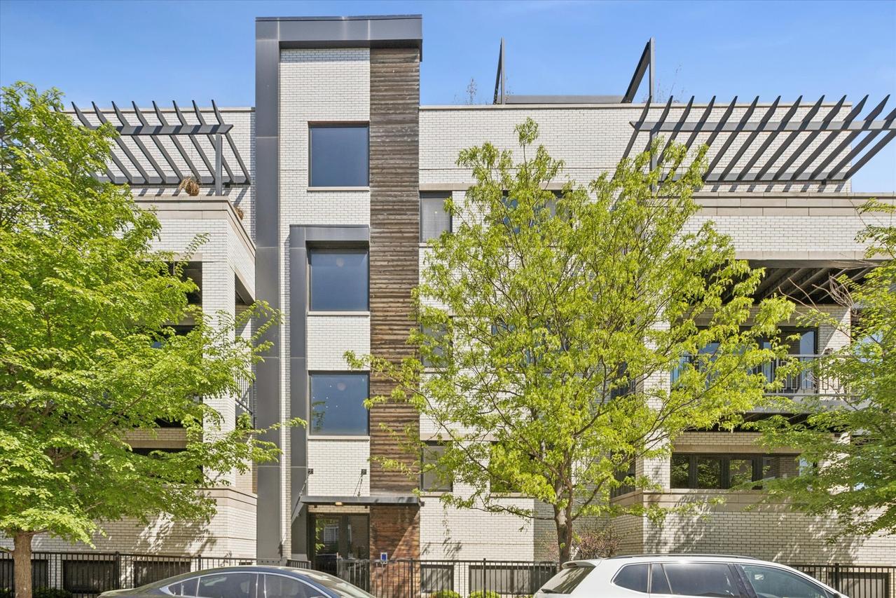 1334 W Walton St. #2W, Chicago, IL 60642