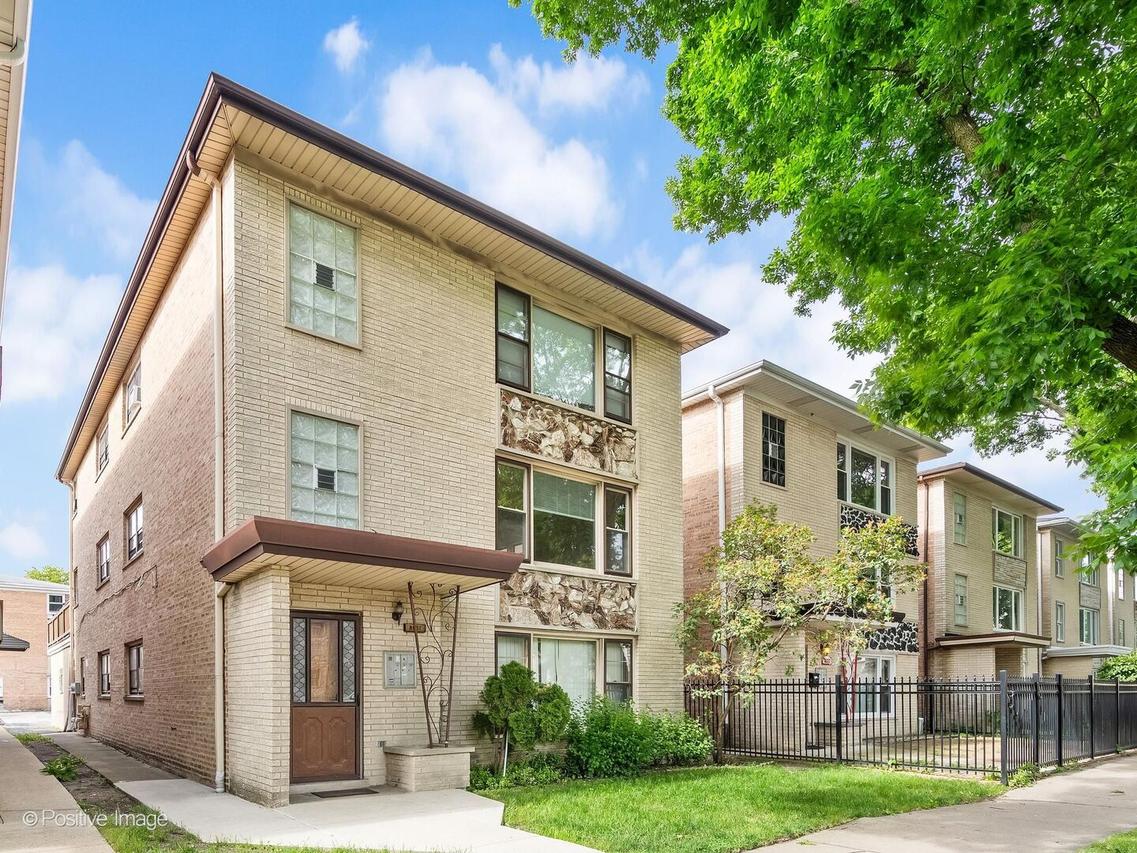 8631 W Summerdale Ave., Chicago, IL 60656
