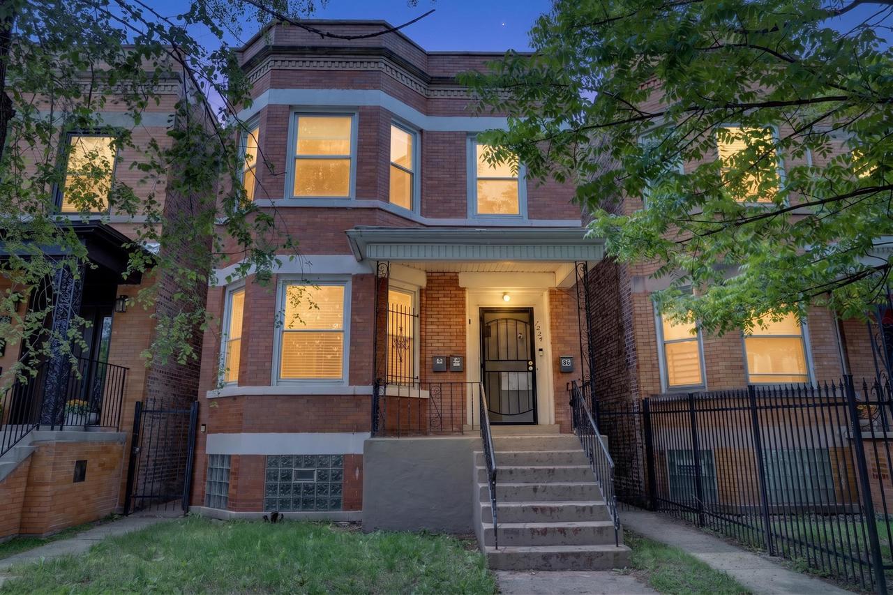 7224 S Saint Lawrence Ave., Chicago, IL 60619