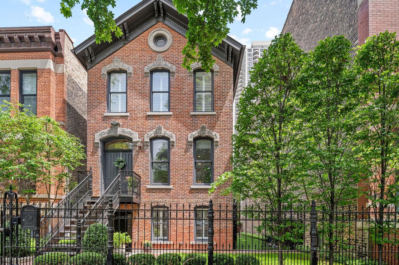 2029 N Sedgwick St., Chicago, IL 60614