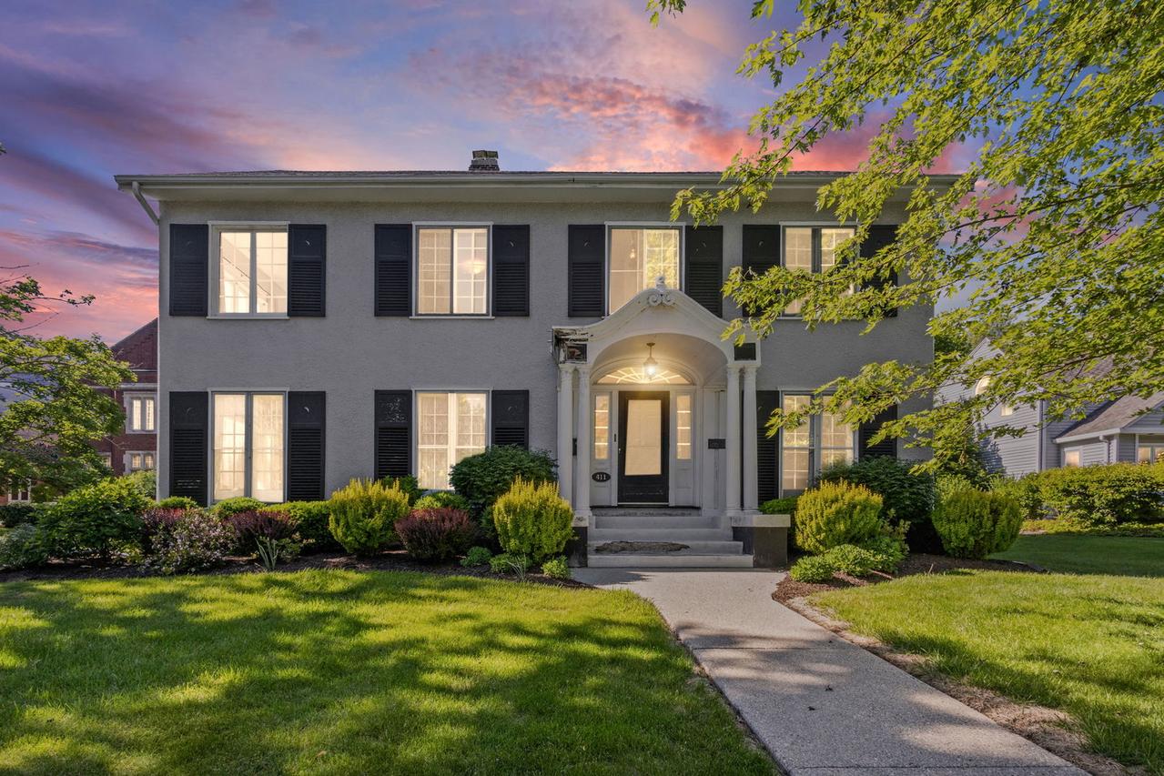 411 Laurel Ave., Highland Park, IL 60035