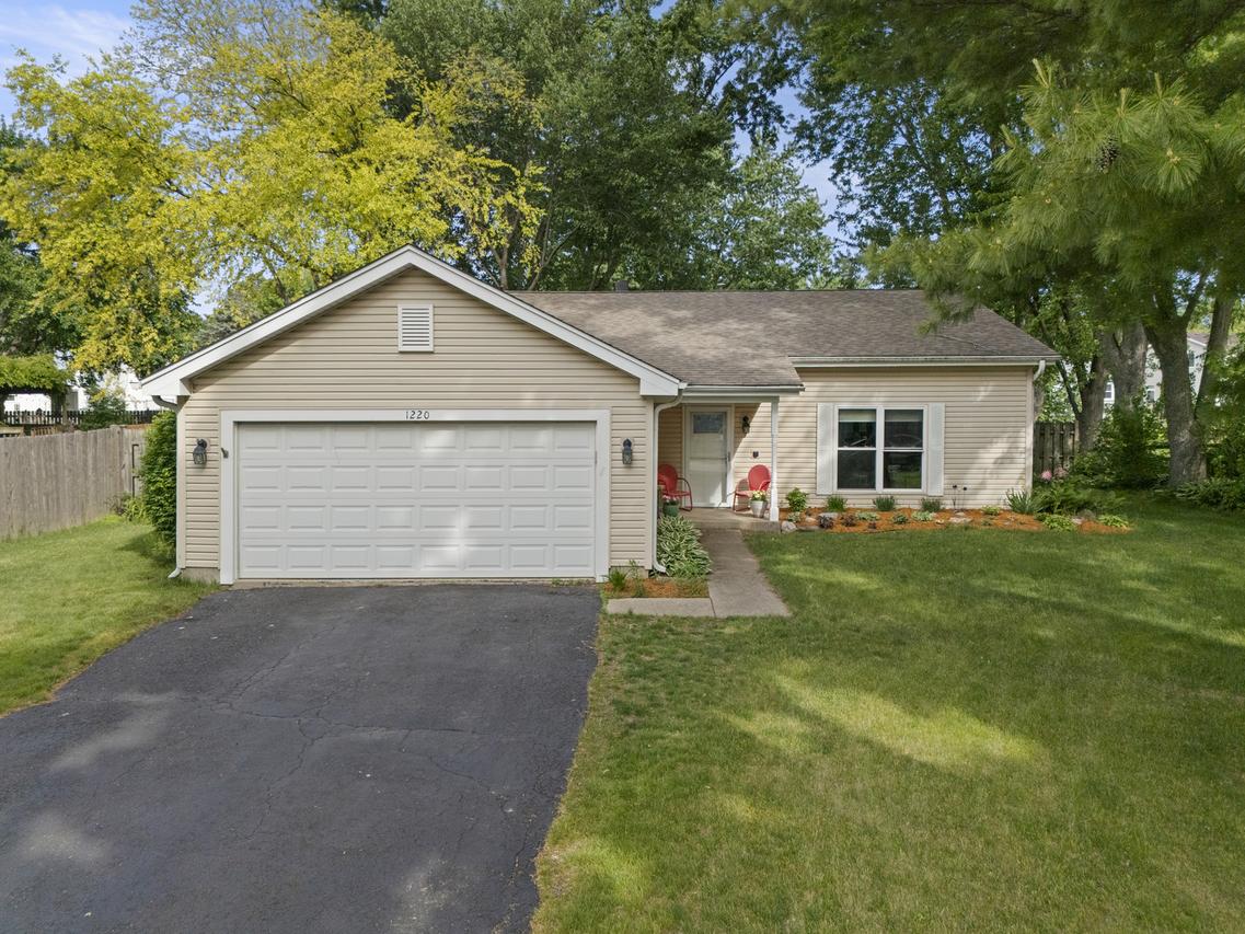 1220 Old Mill Ln., Algonquin, IL 60102