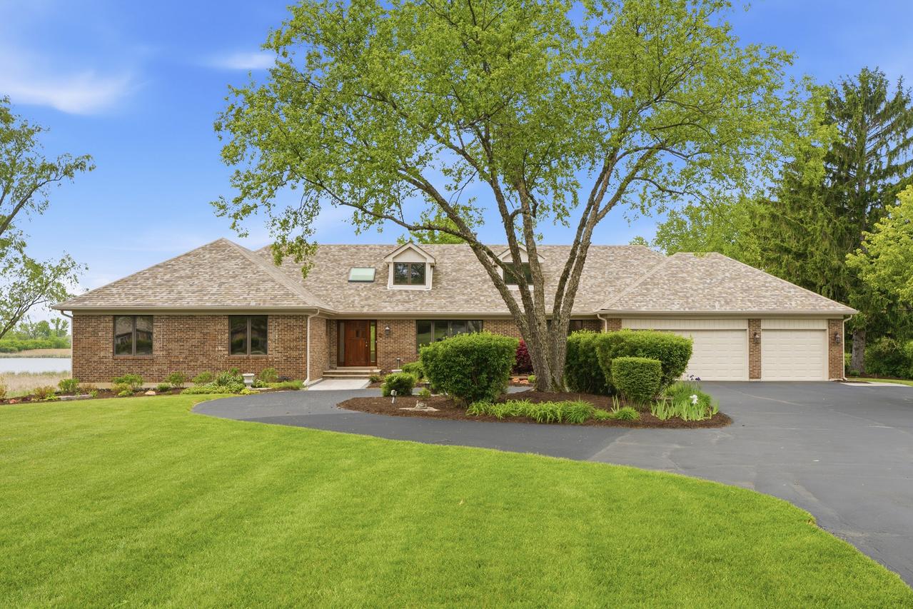 2208 Shetland Rd., Inverness, IL 60010