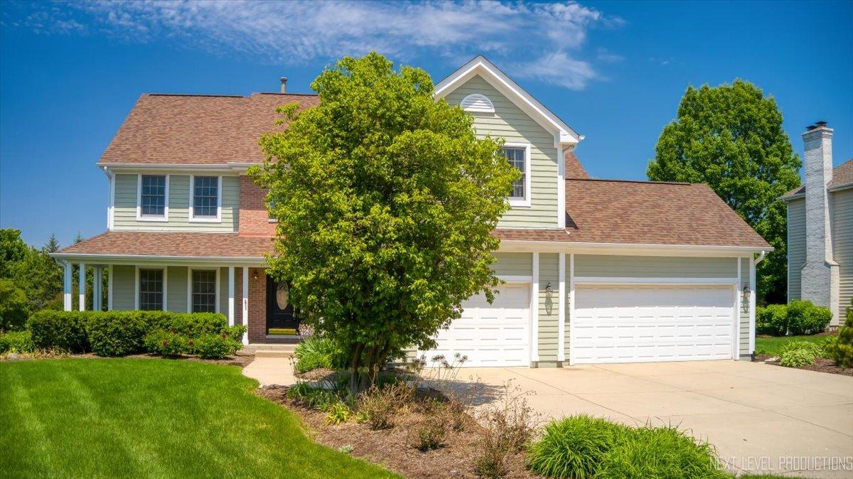 39W842 Louisa May Alcott Ln., St. Charles, IL 60175