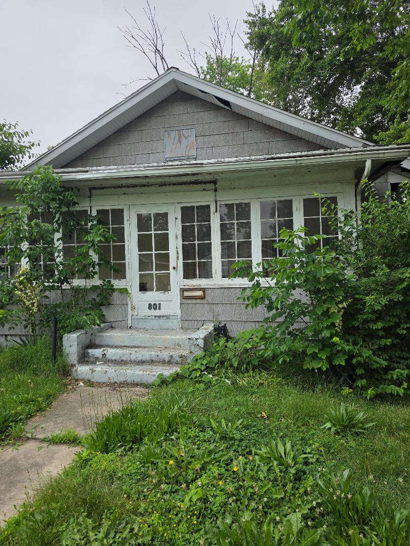 801 Maple St., Zeigler, IL 62999
