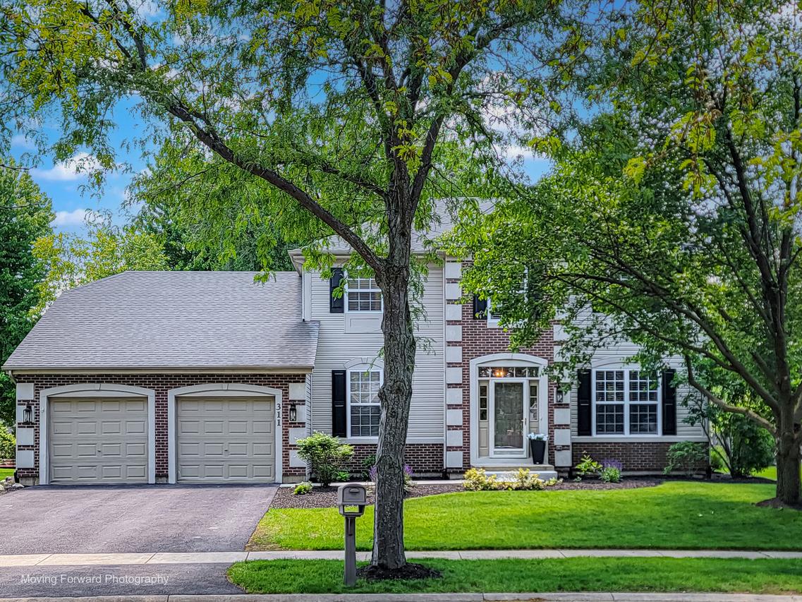 311 Greenwood Pl., Oswego, IL 60543