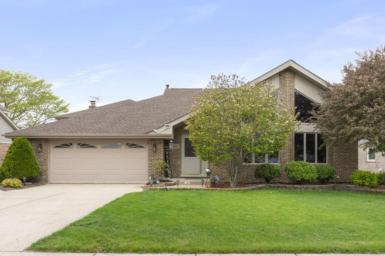 9040 Frances Ln., Orland Park, IL 60462