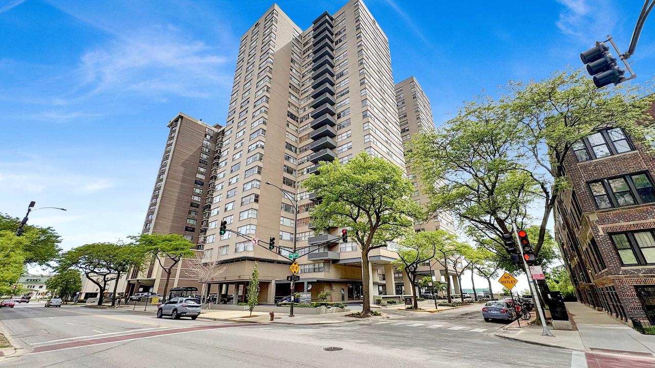 6301 N Sheridan Rd. #14L, Chicago, IL 60660