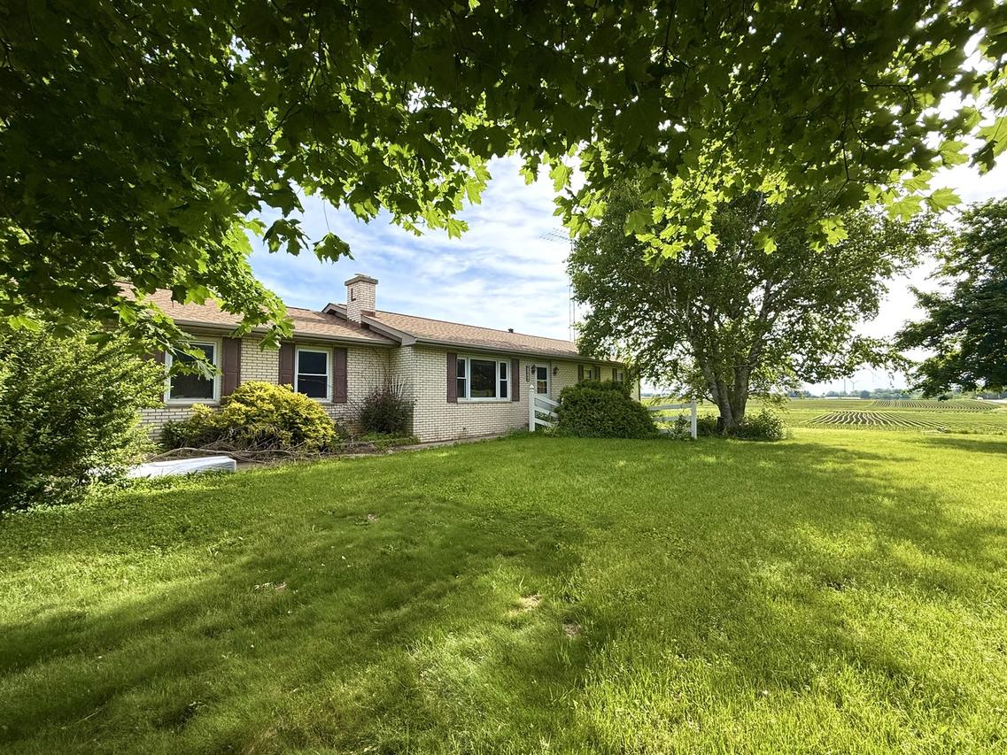 704 Carnahan Rd., Compton, IL 61318
