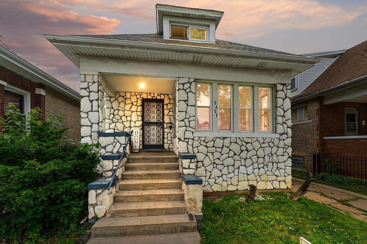 8451 S May St., Chicago, IL 60620