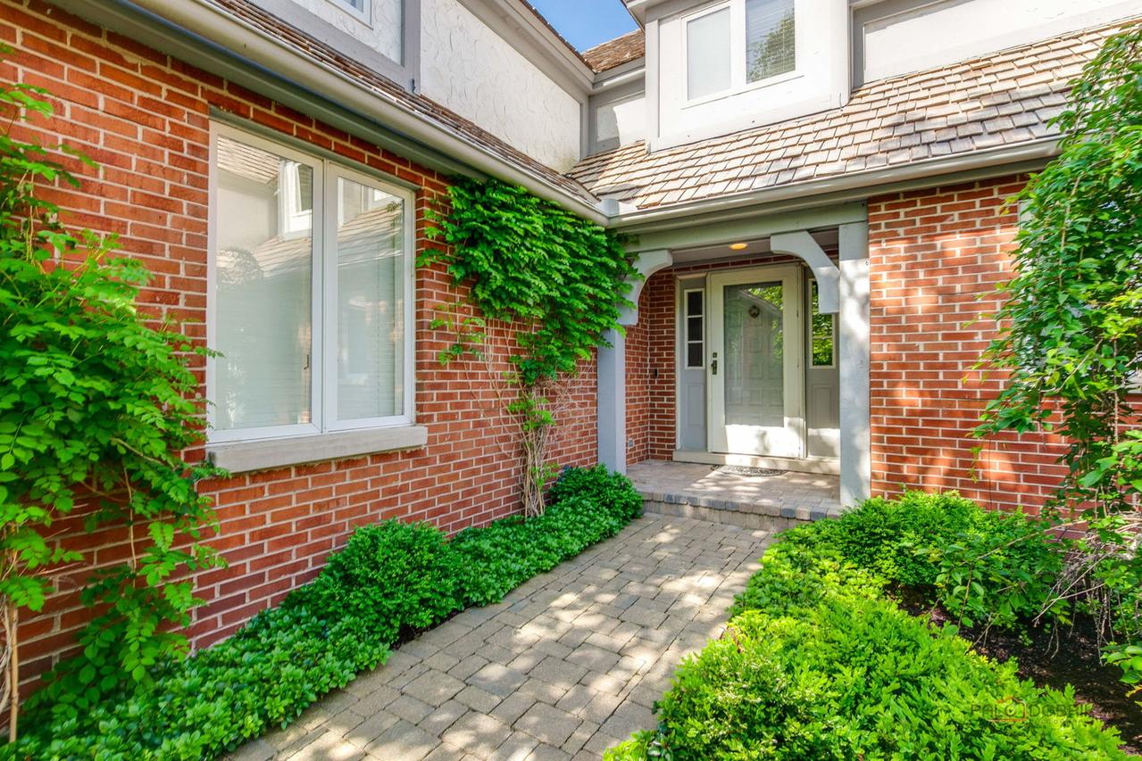 1066 Franz Dr., Lake Forest, IL 60045