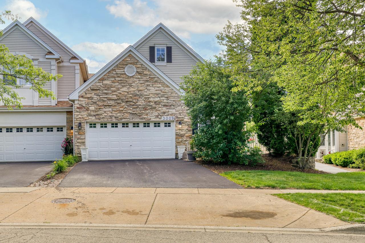 3009 Talaga Dr., Algonquin, IL 60102