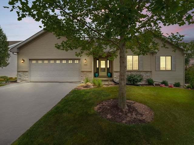 5598 White Fox Dr., Rockford, IL 61102