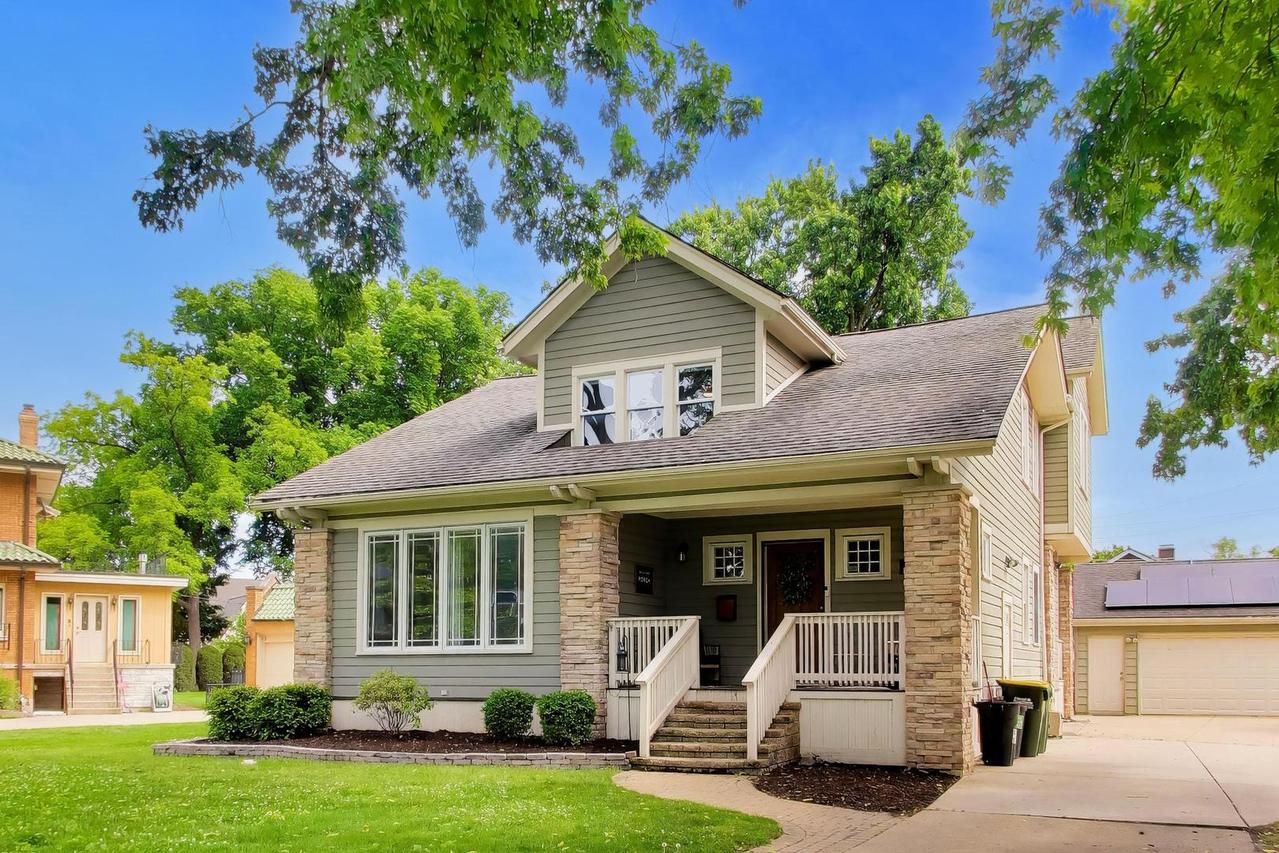 317 Olmsted Rd., Riverside, IL 60546