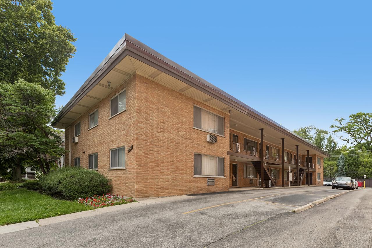 938 Ontario St. #10, Oak Park, IL 60302
