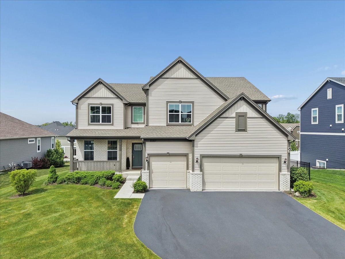 1110 Williamsbury Dr., Crystal Lake, IL 60012