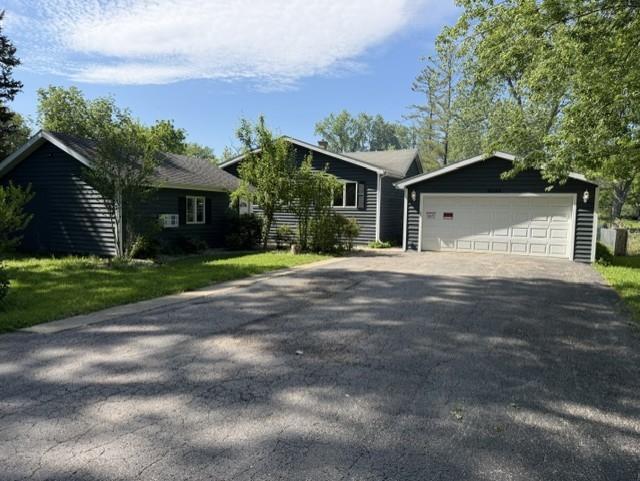 26146 W Blackhawk Ave., Ingleside, IL 60041